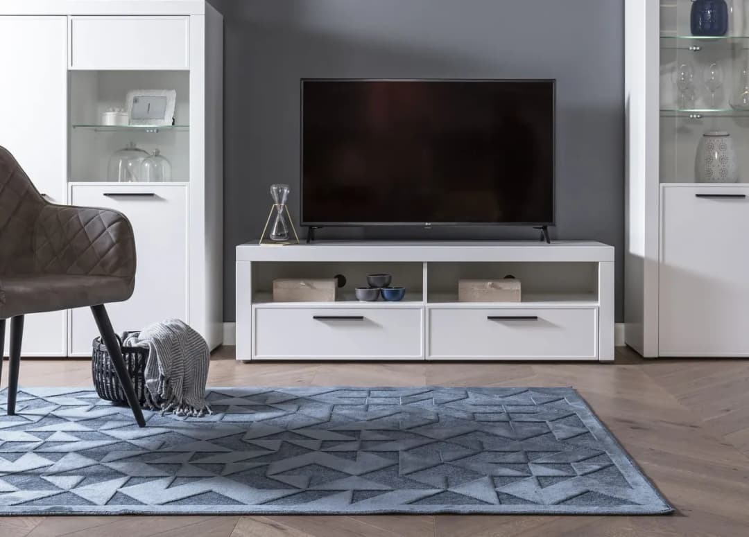 Jaki dywan do szarej kanapy i białych mebli - idealne dopasowanie do wnętrza