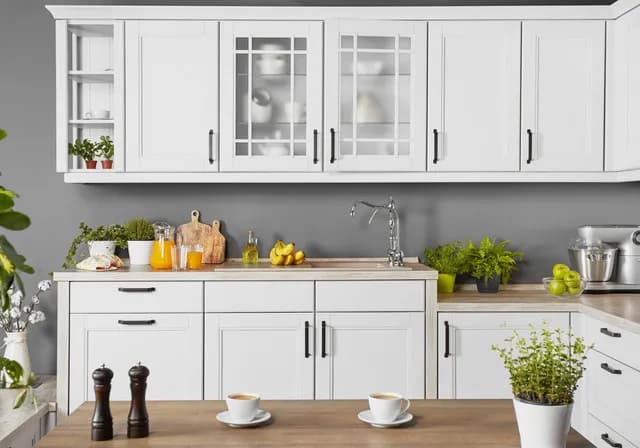 Jak wyczyścić fronty szafek kuchennych - skuteczne metody i porady