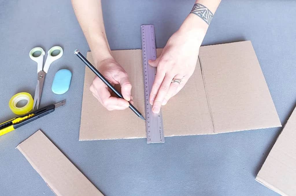 Jak zrobić szafkę na buty z kartonu - prosta instrukcja krok po kroku