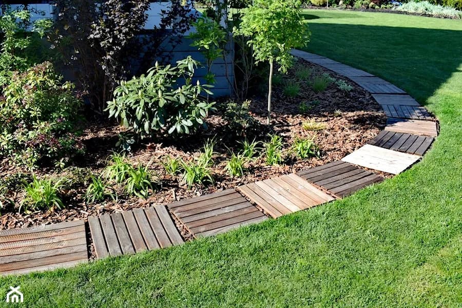 Jak tanio zrobić ścieżkę w ogrodzie - praktyczne porady i materiały