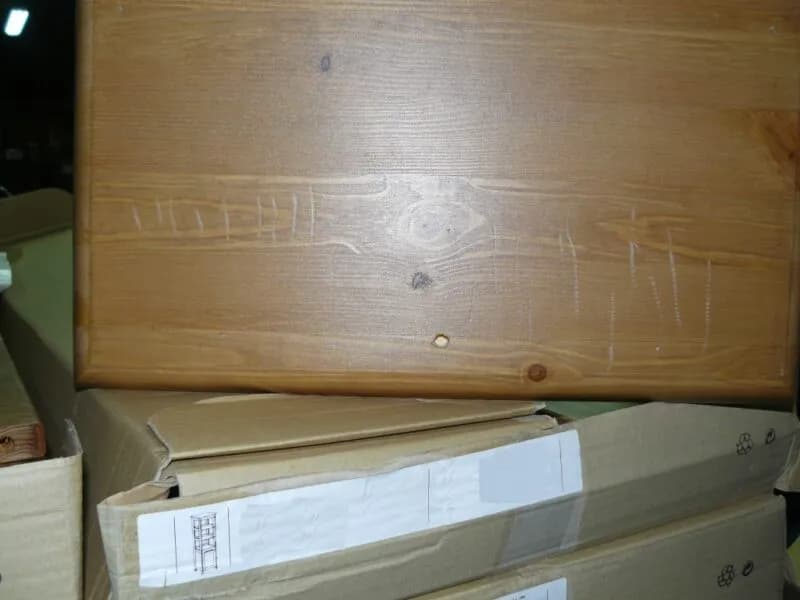 Jak naprawić odprysk na meblach lakierowanych - proste kroki i porady