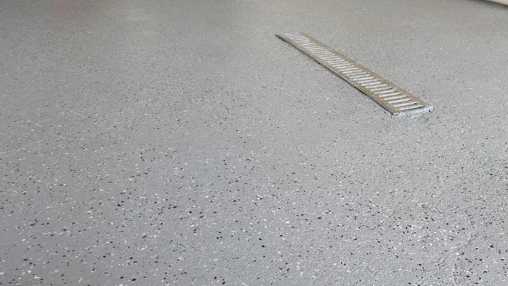 Czym malować posadzkę betonową? Sekrety trwałego i estetycznego wykończenia