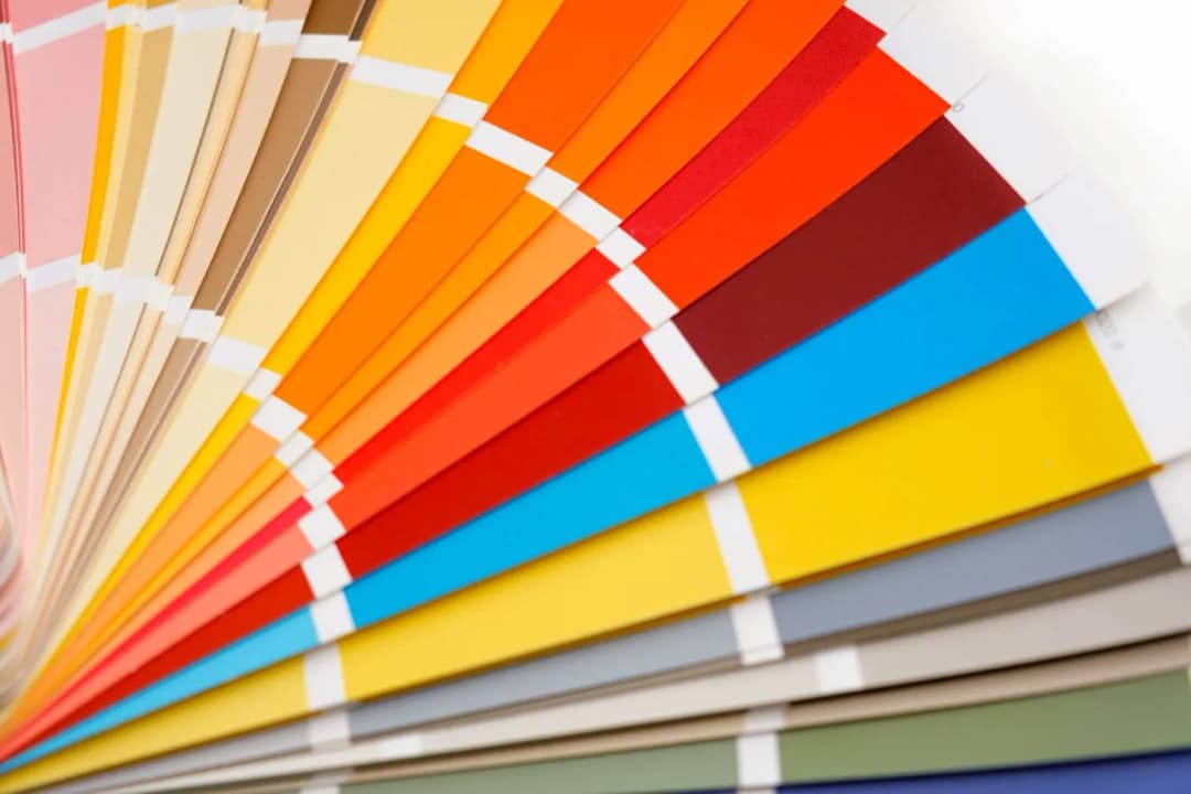 Jaka farba na pierwsze malowanie? Wybierz idealną farbę do wnętrz