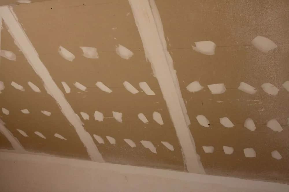 Czy regipsy można malować? Oto kluczowe kroki do udanego malowania.