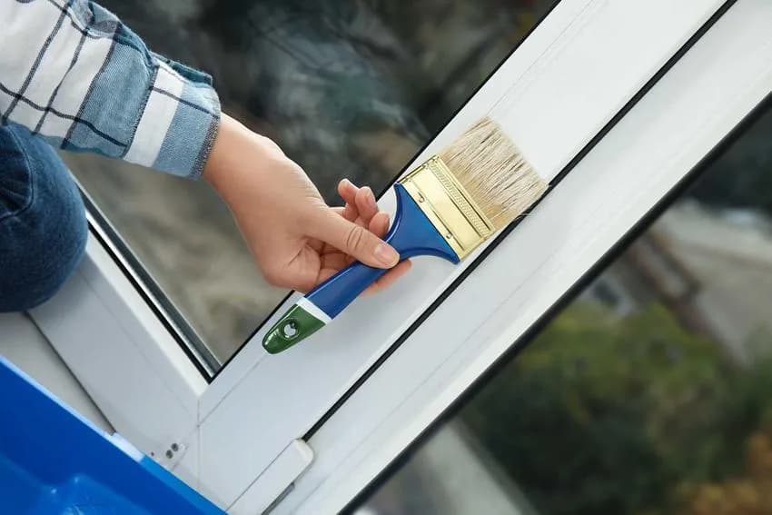 Czym malować okna, aby uniknąć błędów i uzyskać idealne wykończenie?