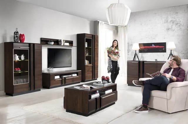 Jaki kolor ściany pasuje do brązowych mebli? Zaskakujące inspiracje kolorystyczne