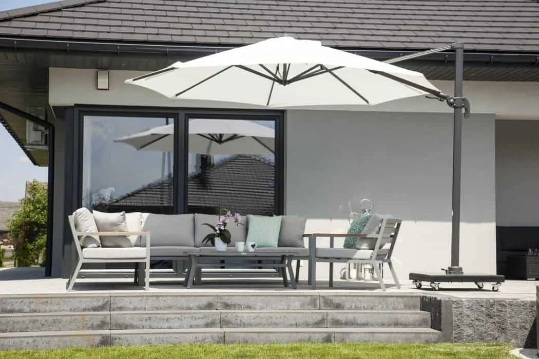 Jaki parasol ogrodowy wybrać? Kluczowe różnice, które musisz znać